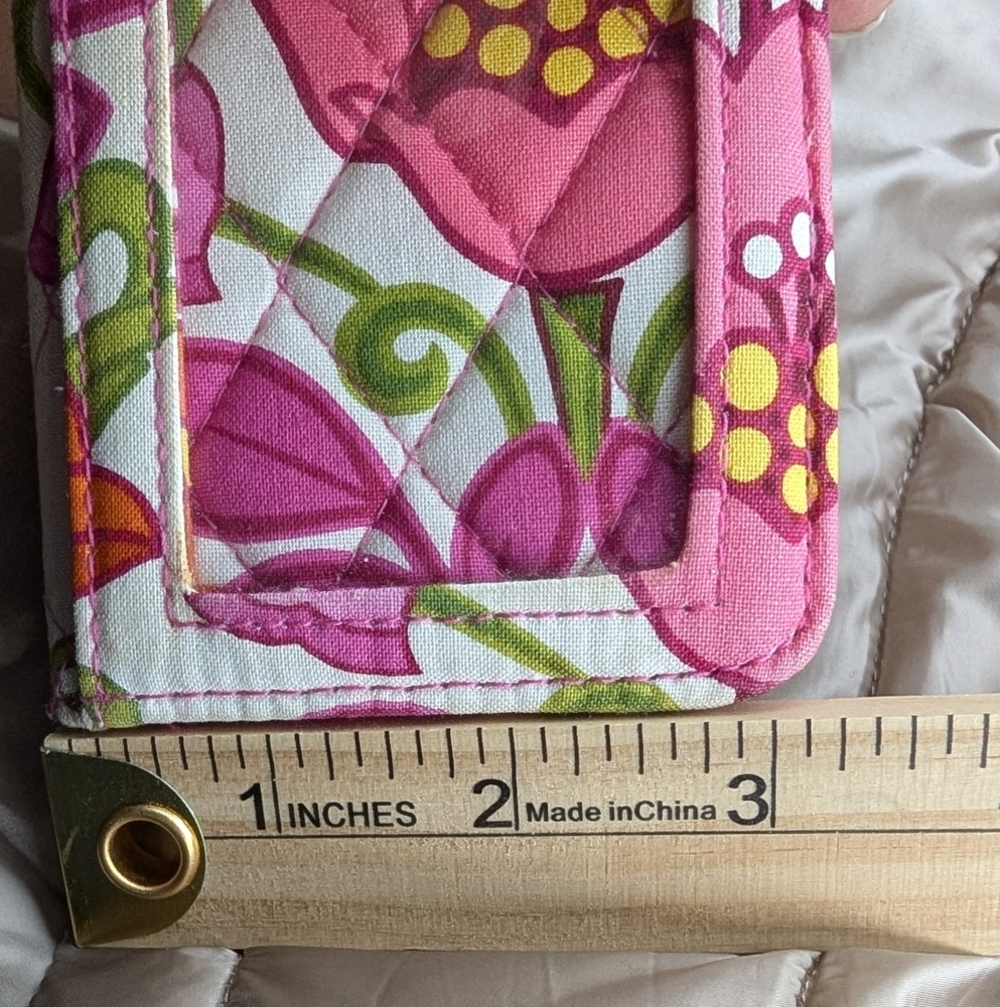 Vera Bradley Quilted Pink and Green Floral Coins Wallet 4 X 3  Small - Picture 8 of 8